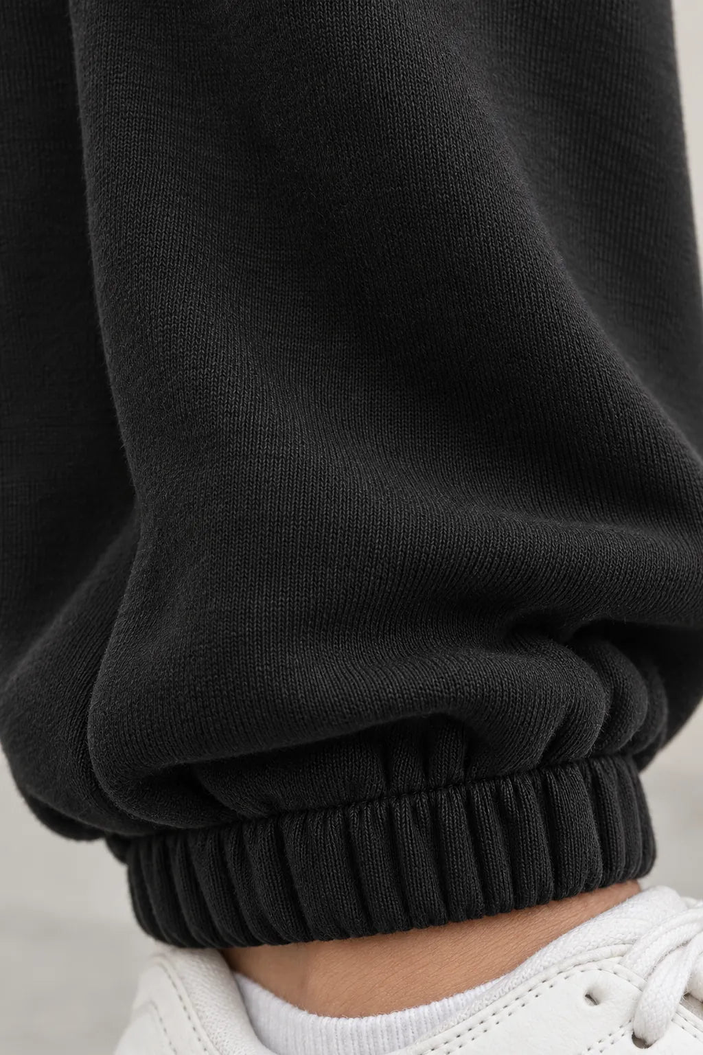 Women's Jogger Sweatpants - High Waist Baggy Lounge Pants with Pockets - Black