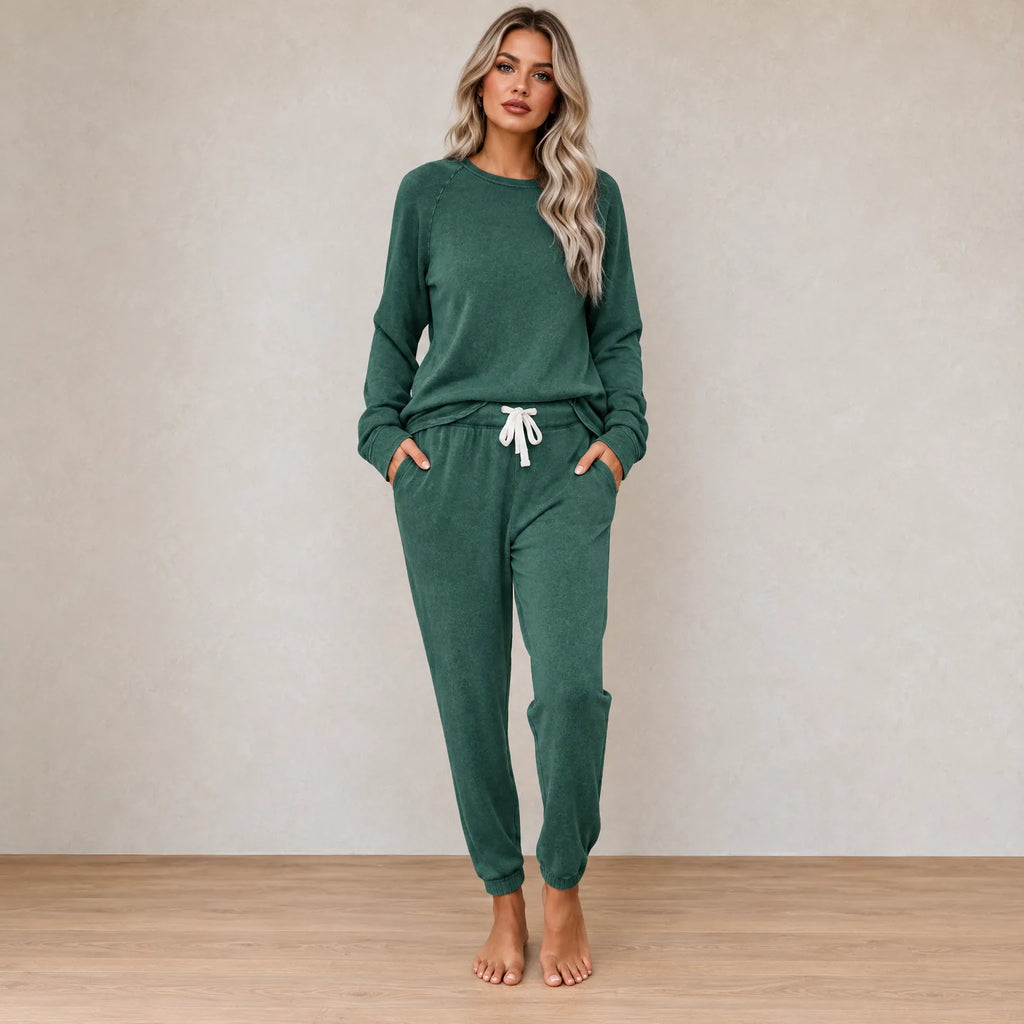 Women's Two-Piece Lounge Set - Crewneck Sweatshirt & Jogger Pants - Forest Green